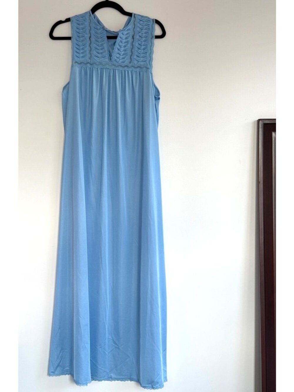 Vintage Vanity Fair Blue Lace Trim Nightgown Sleeveless Romantic Cottagecore